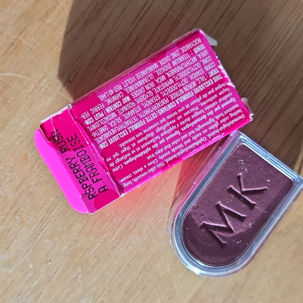 NWT Mary Kay Raspberry rush eyeshadow - Picture 2 of 3